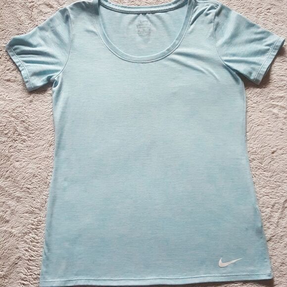 Nike Dri Fit Light Blue Top Size Small - Picture 1 of 3